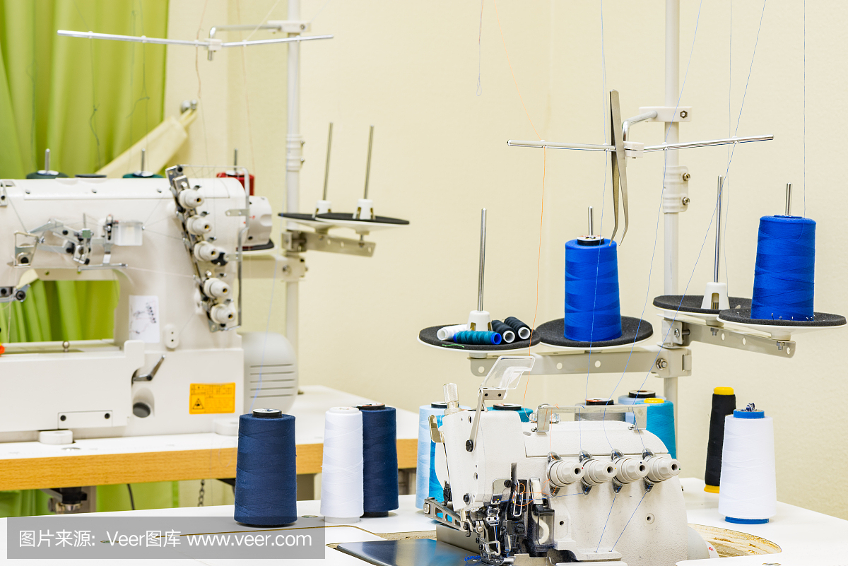 縫紉機(jī)在工作室的房間里。