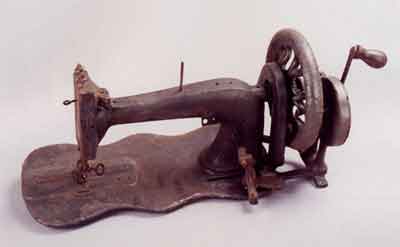 早期單線鏈式線跡手搖縫紉機