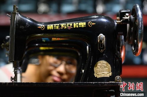 海內(nèi)外千余臺縫紉機山西展出 重憶 三轉(zhuǎn)一響 年代