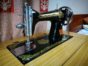 難得一見的各式古董縫紉機(jī) 本人愛好縫紉,也藏有一部老上海協(xié)昌縫紉機(jī)廠生產(chǎn)的蝴蝶牌縫紉機(jī),至今仍在使用