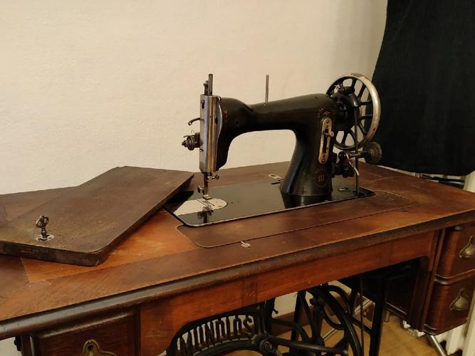 百年孤獨(dú)德國mundlostype111縫紉機(jī)