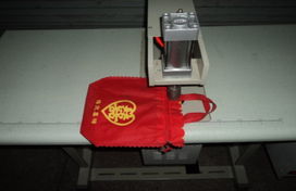 超聲波魔術(shù)貼分切機(jī) 常美晨佳牌超聲波縫紉機(jī)設(shè)備廠的創(chuàng)新解決方案