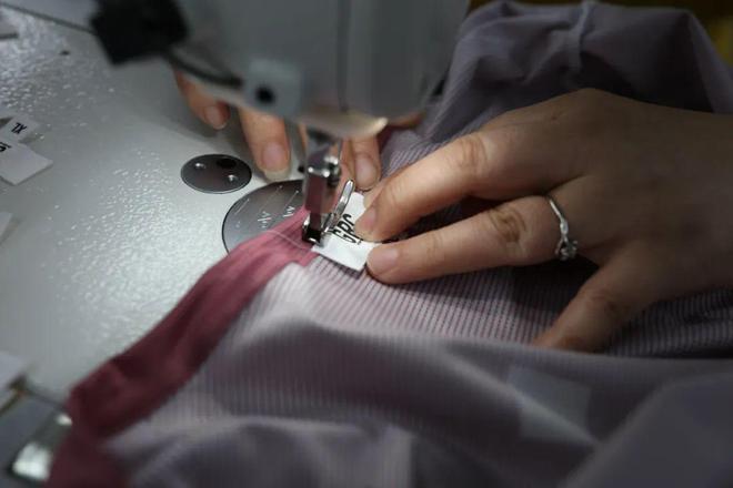 85后騎行迷將愛好做成事業(yè) 迭代工廠、年銷千萬縫紉機